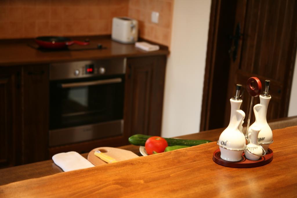 Sinabovite Houses Hotel Badevci Szoba fotó