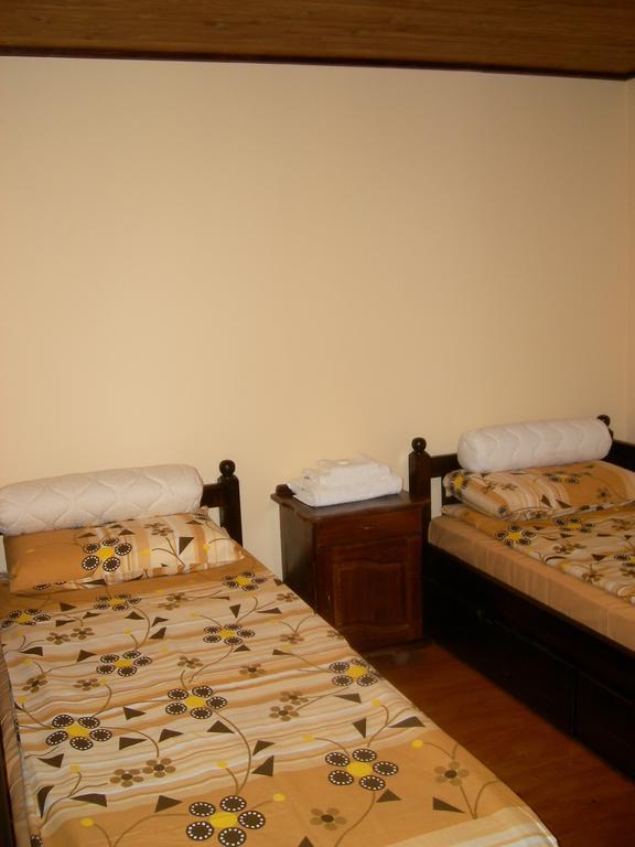 Sinabovite Houses Hotel Badevci Szoba fotó