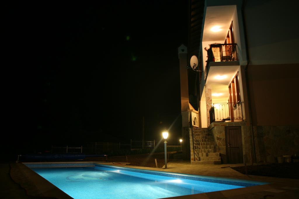Sinabovite Houses Hotel Badevci Szoba fotó