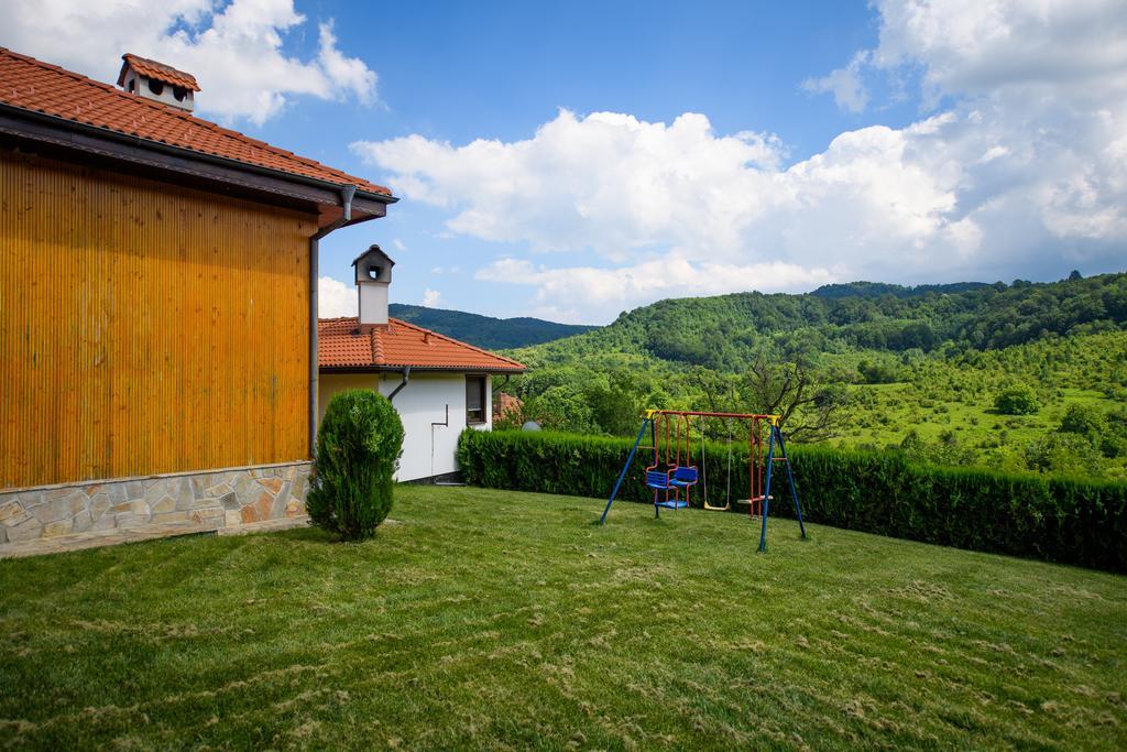 Sinabovite Houses Hotel Badevci Kültér fotó