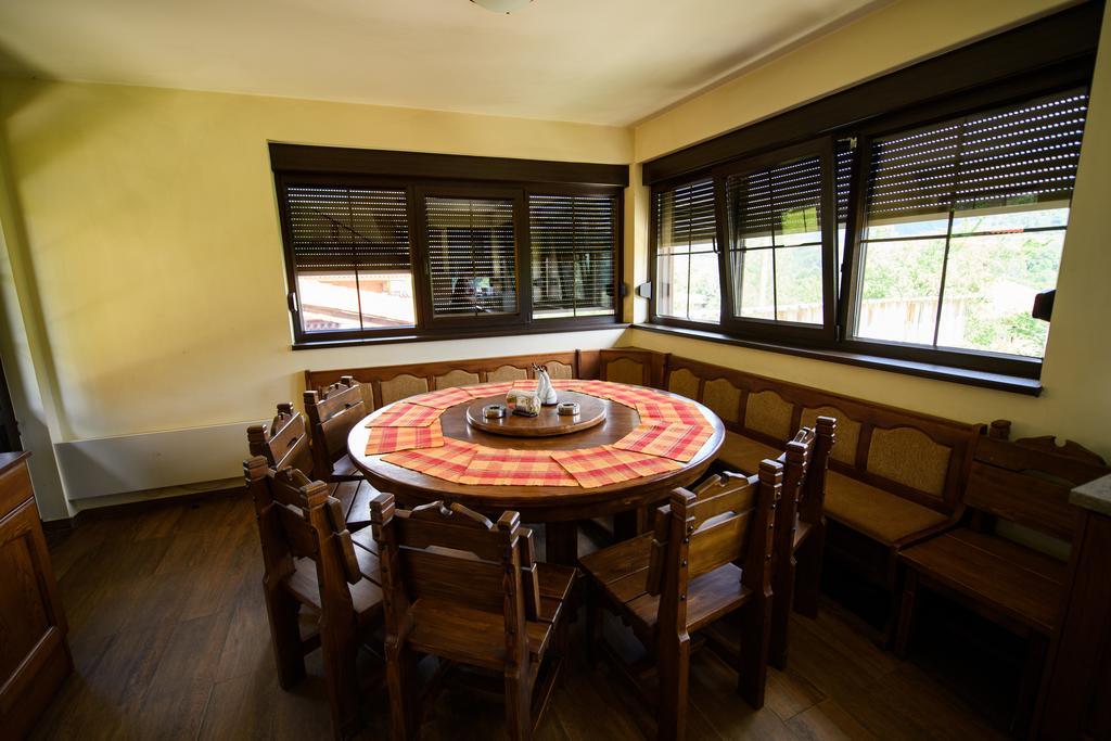 Sinabovite Houses Hotel Badevci Kültér fotó