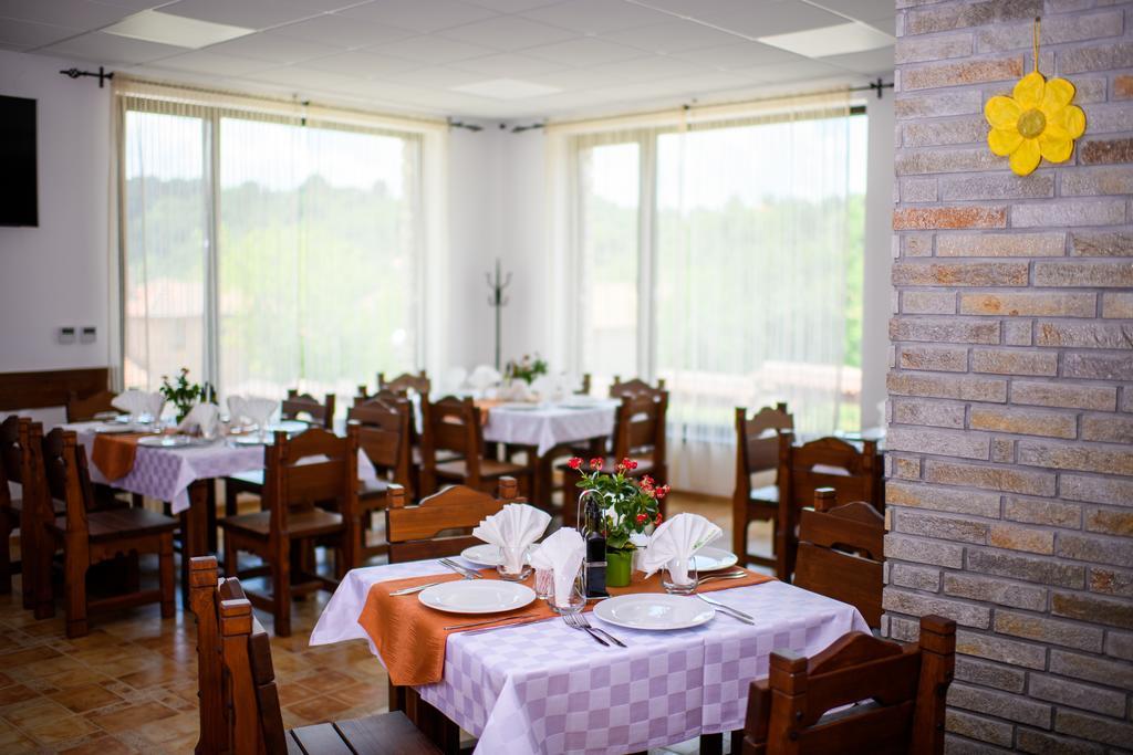 Sinabovite Houses Hotel Badevci Kültér fotó